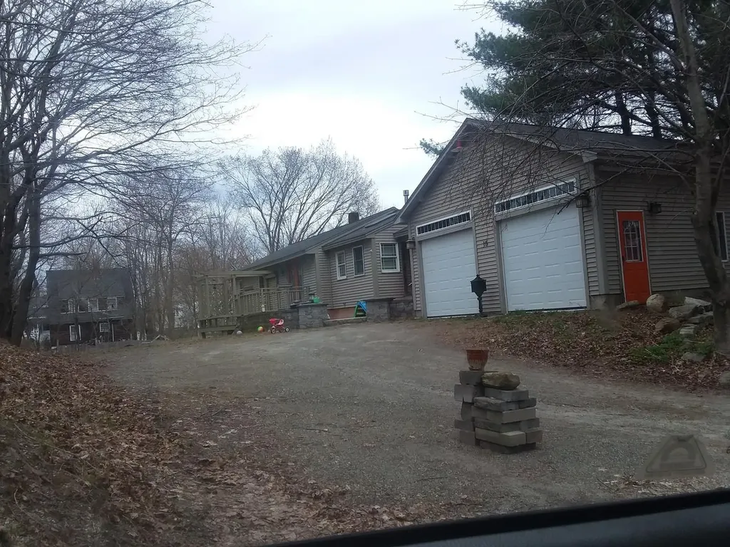 15 Plummer Court Gardiner ME 04345