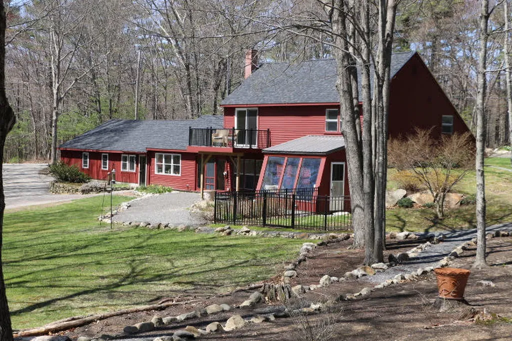 48 Grace Lane Sanford ME 04073