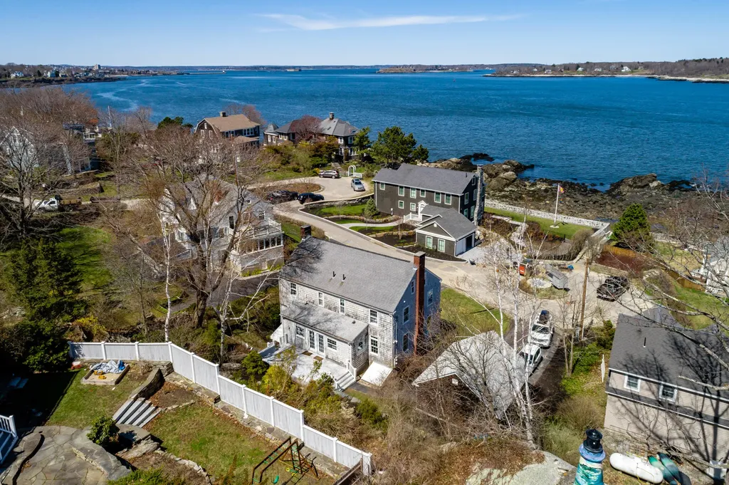 3 Garden Circle Cape Elizabeth ME 04107