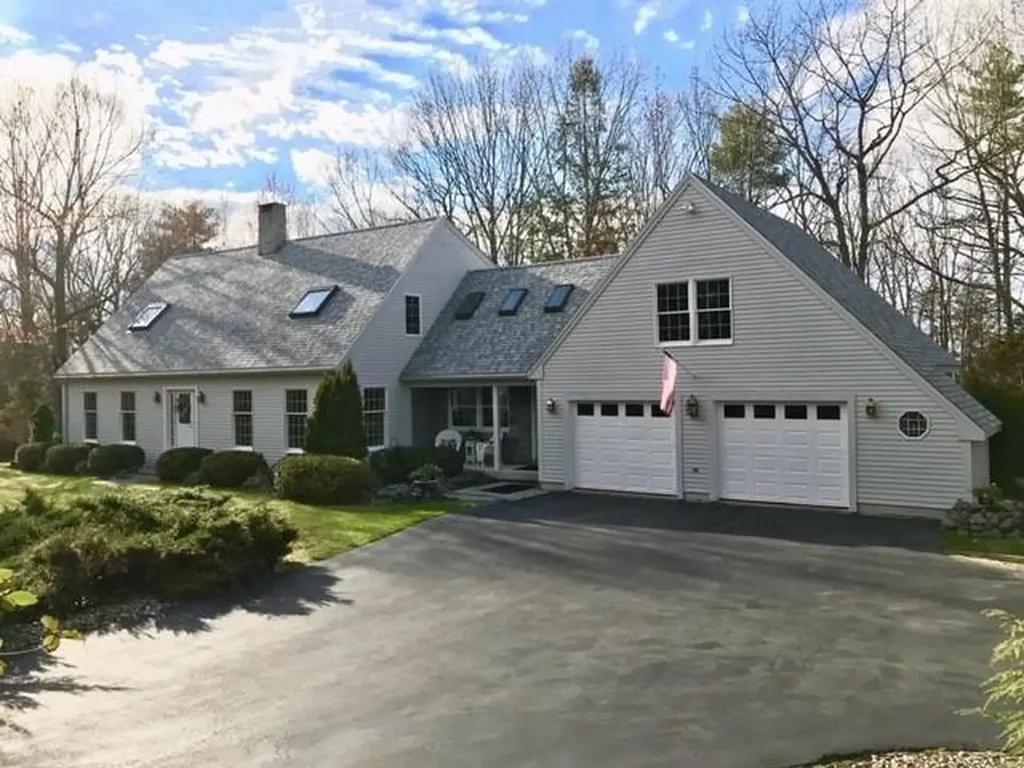 186 Valley Road Raymond ME 04071