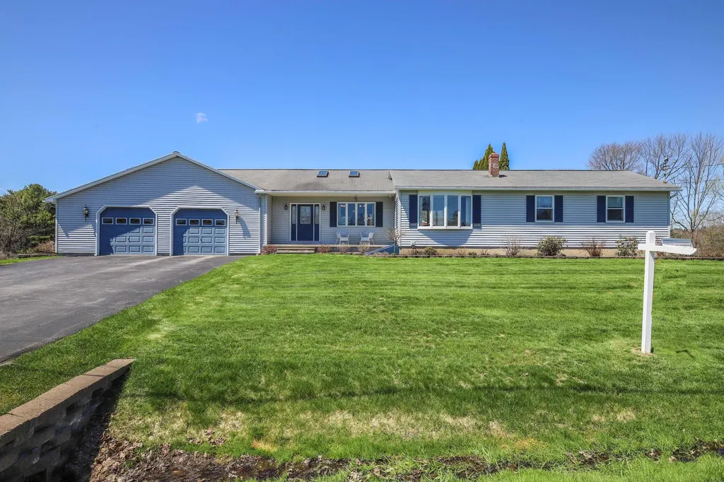 2786 West River Road Sidney ME 04330