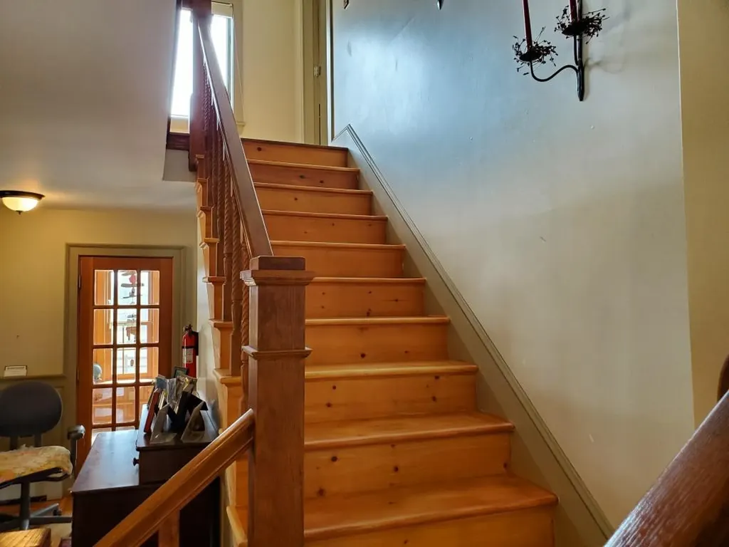 15 Gordon Road New Sharon ME 04955