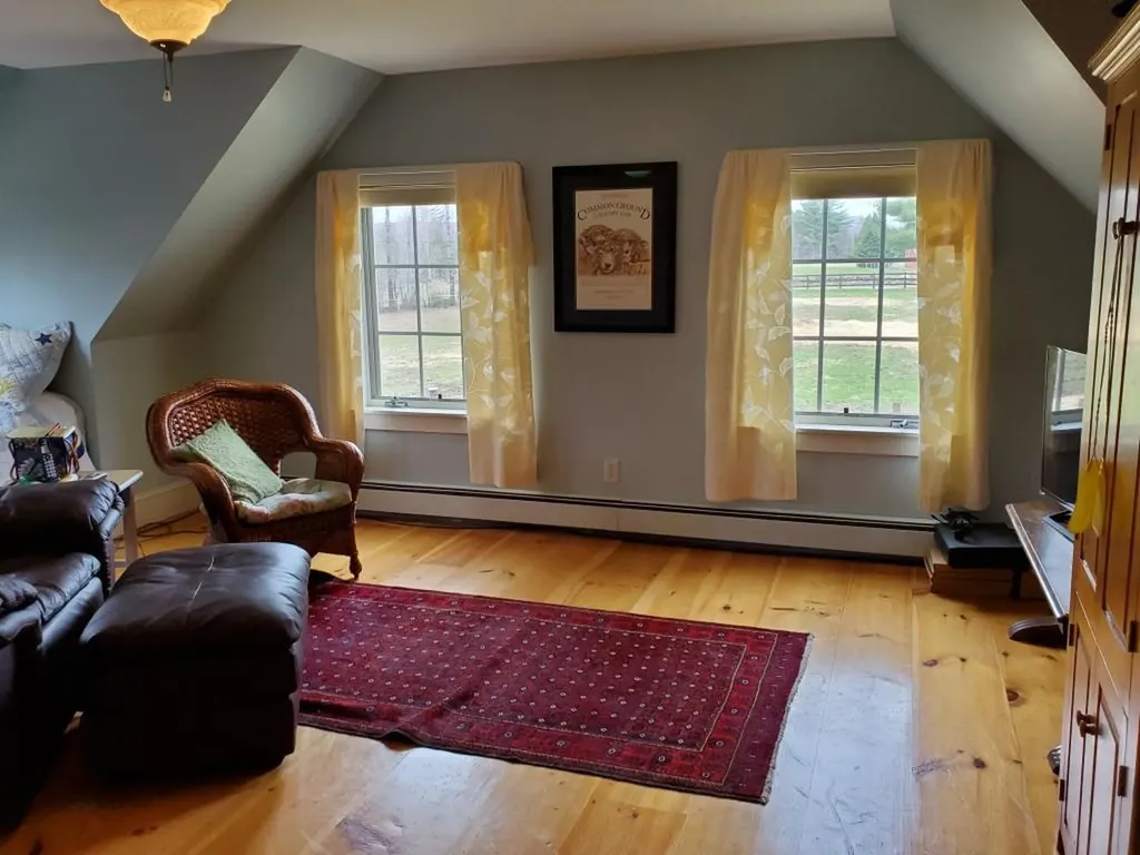 15 Gordon Road New Sharon ME 04955