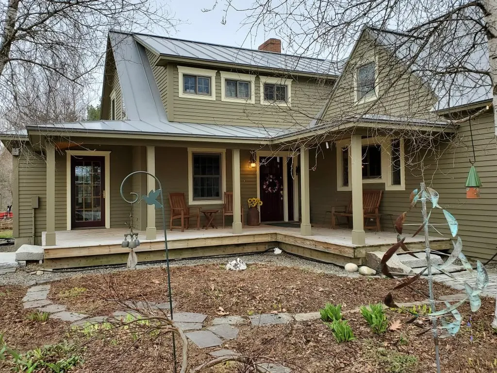 15 Gordon Road New Sharon ME 04955