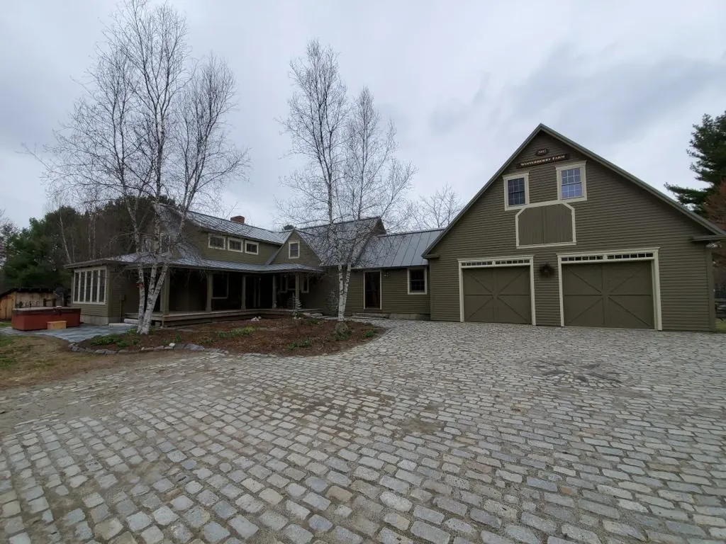 15 Gordon Road New Sharon ME 04955