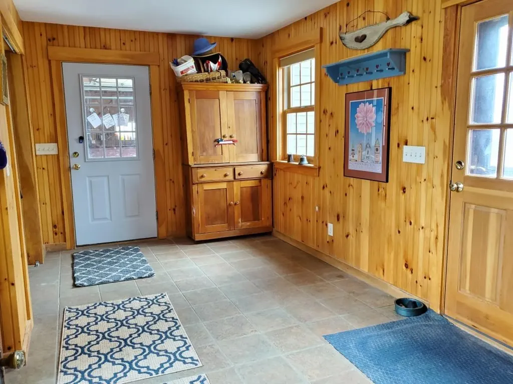 15 Gordon Road New Sharon ME 04955