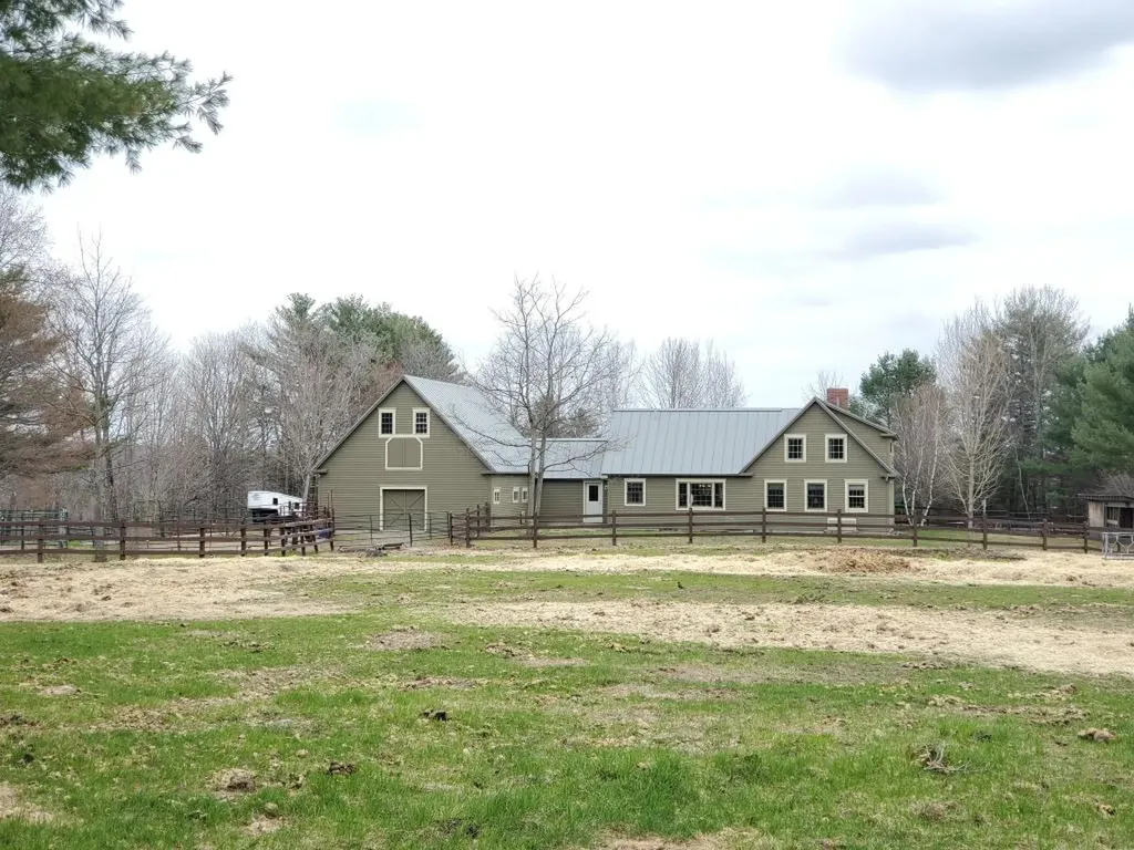 15 Gordon Road New Sharon ME 04955
