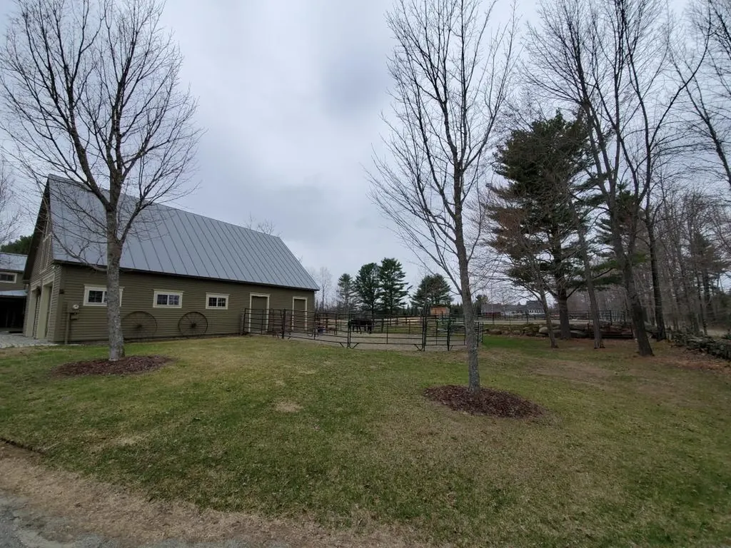 15 Gordon Road New Sharon ME 04955