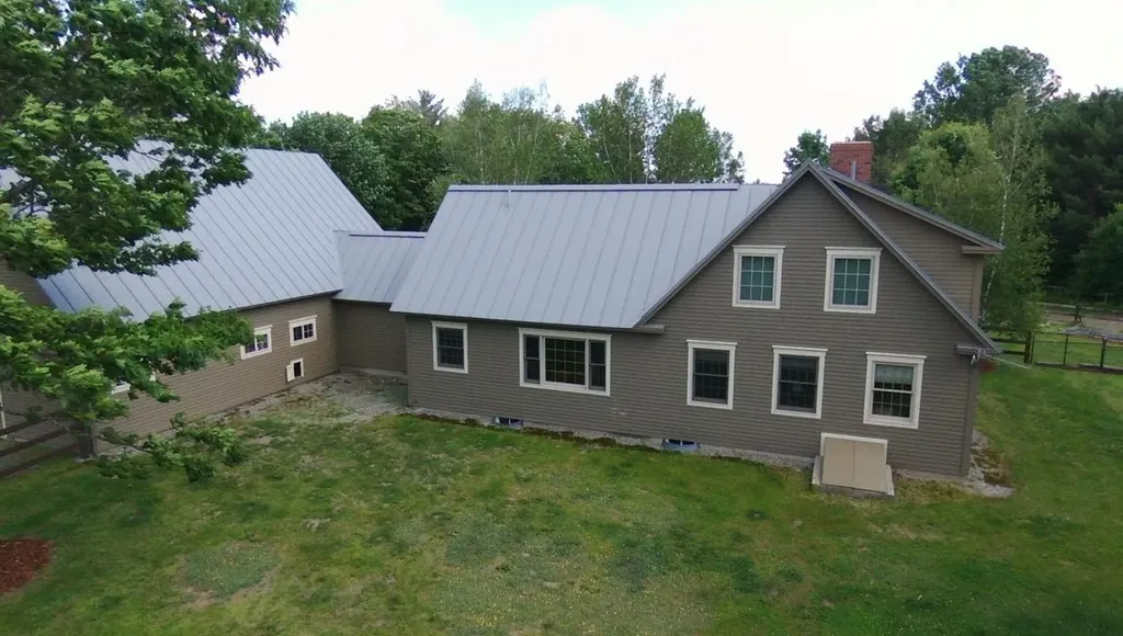 15 Gordon Road New Sharon ME 04955