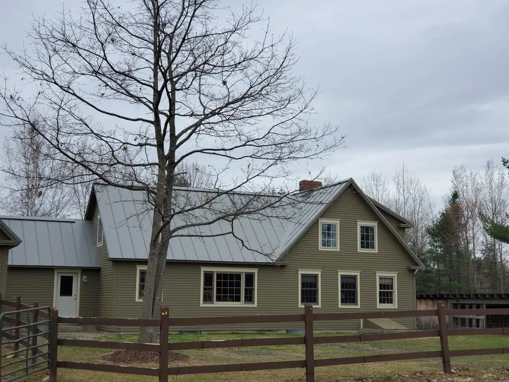 15 Gordon Road New Sharon ME 04955