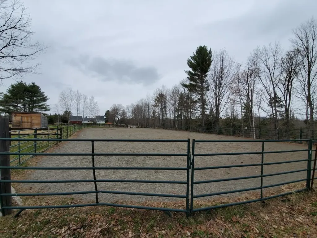 15 Gordon Road New Sharon ME 04955