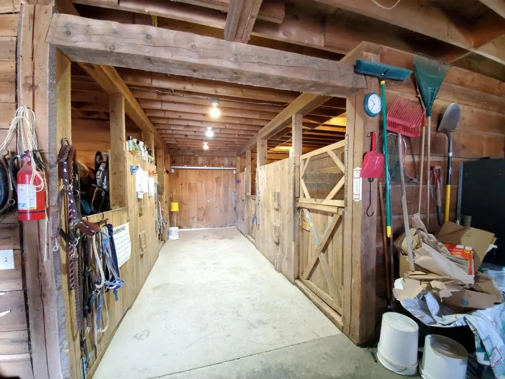 15 Gordon Road New Sharon ME 04955
