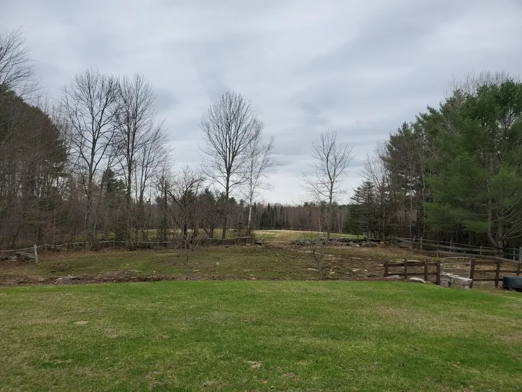 15 Gordon Road New Sharon ME 04955