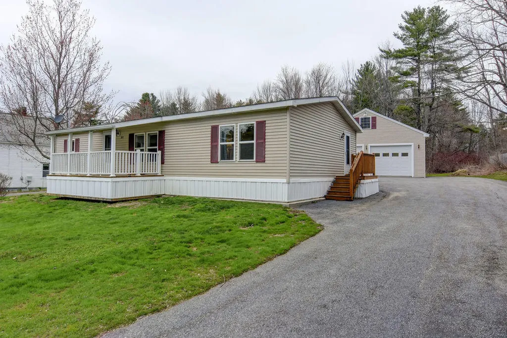 317 Blue Road Monmouth ME 04259