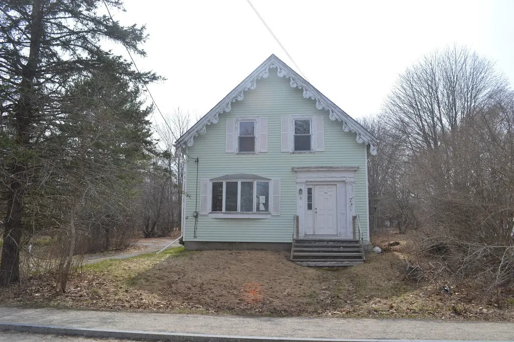 8 Cooper Street Machias ME 04654