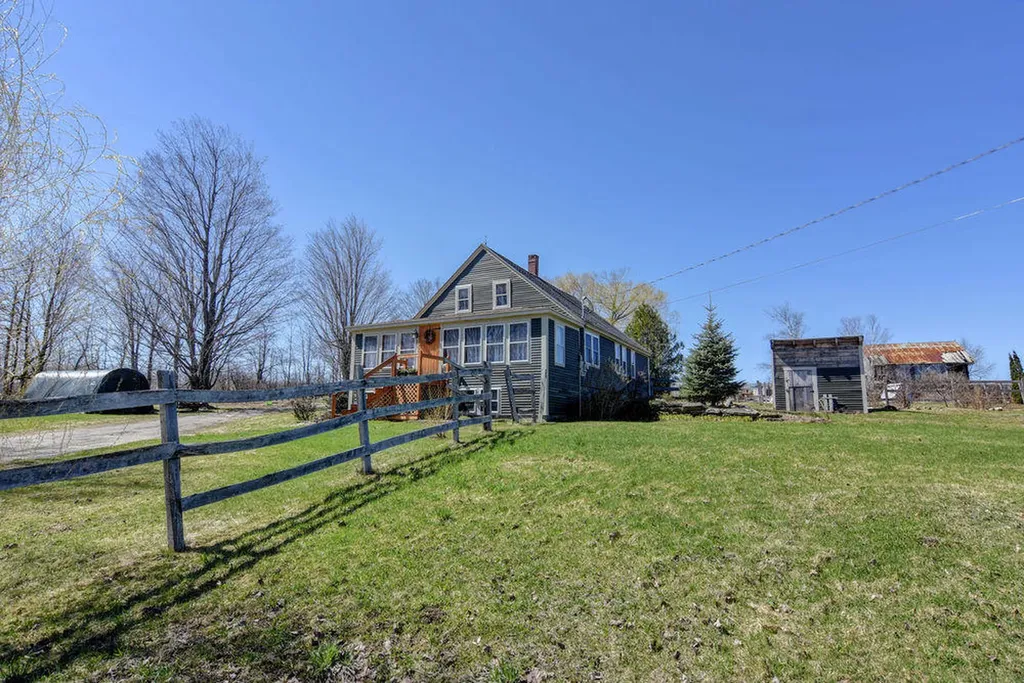 285 North Hill Road Buckfield ME 04220