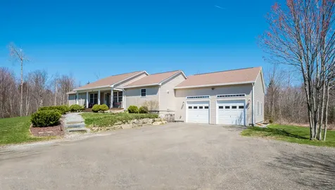 60 Hollyberry Lane South Thomaston ME 04858