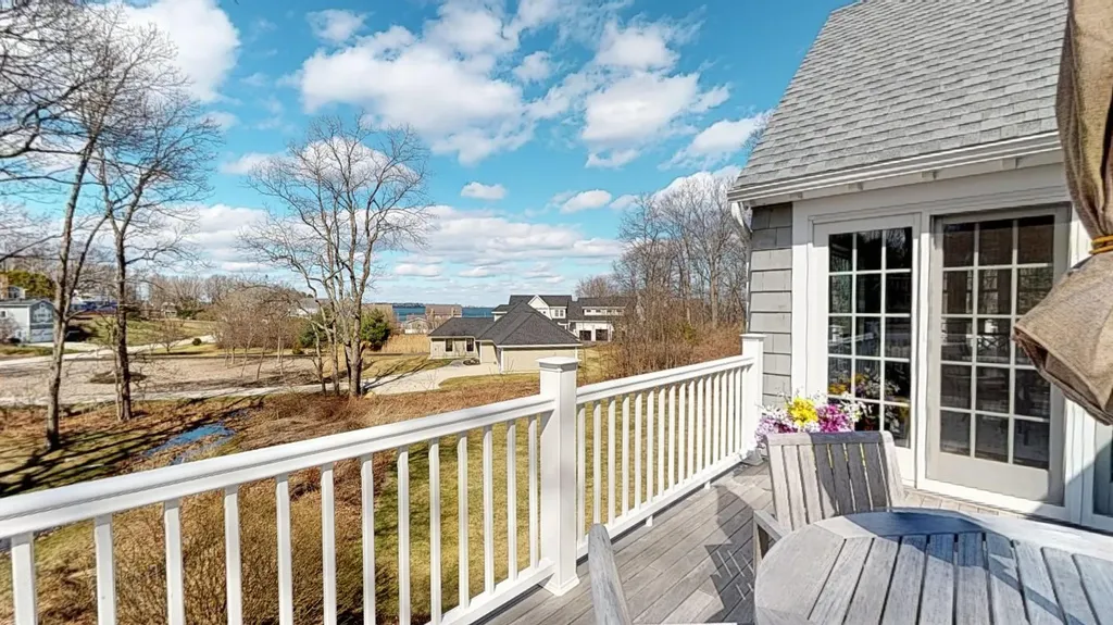 4 Wavecrest Circle York ME 03909