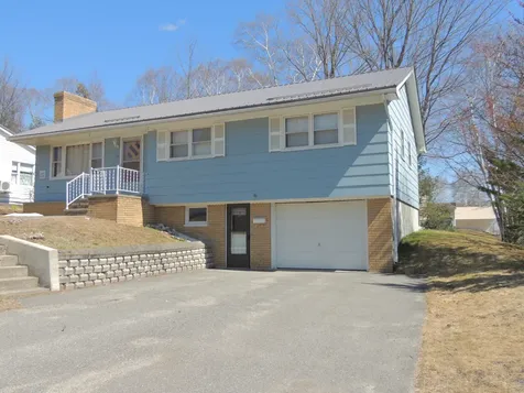 9 Vermont Street Millinocket ME 04462