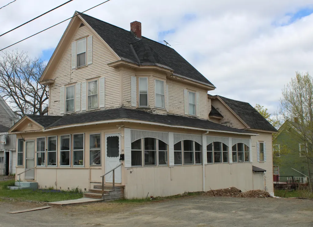 15 Albert Street Milo ME 04463