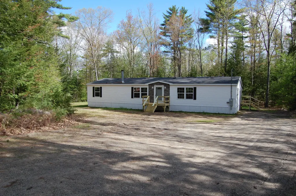 646 Naples Road Harrison ME 04040