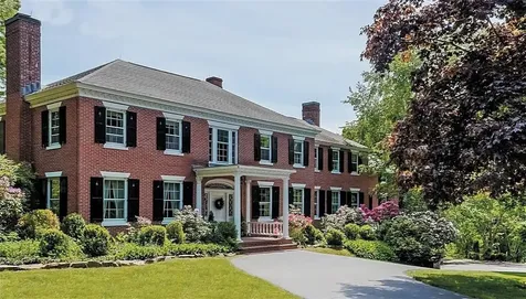 106 Bath Road Wiscasset ME 04578