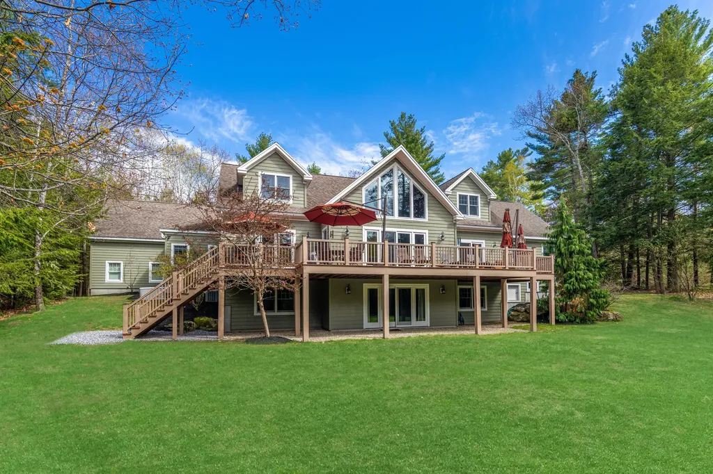 43 Zephyr Road Raymond ME 04071