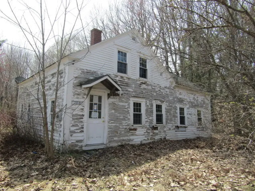 2317 Western Avenue Newburgh ME 04444