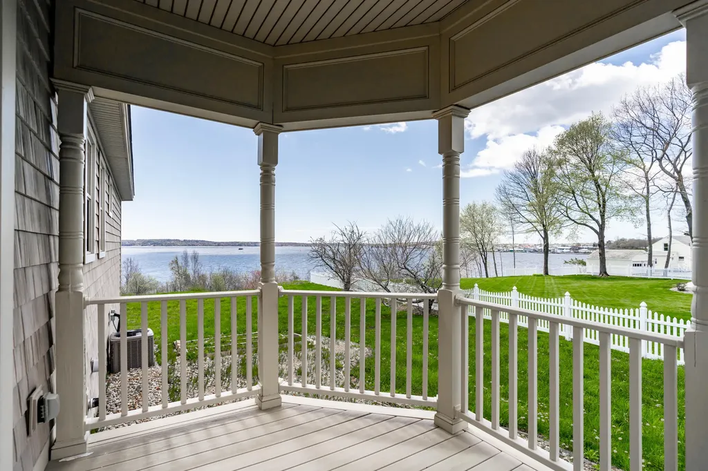 87 Waldo Avenue Rockland ME 04841