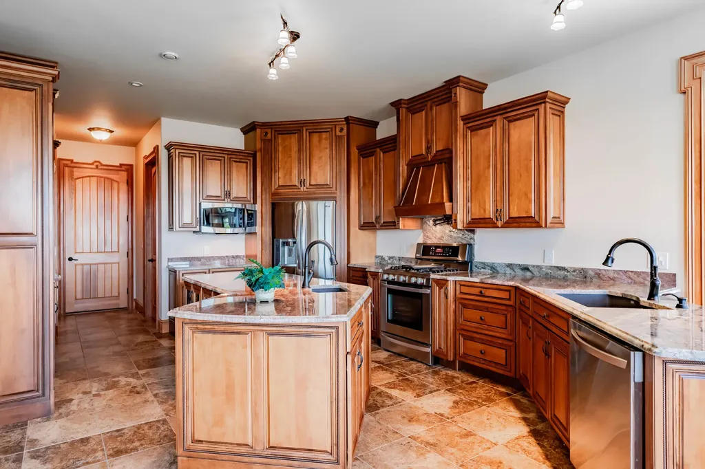 87 Waldo Avenue Rockland ME 04841