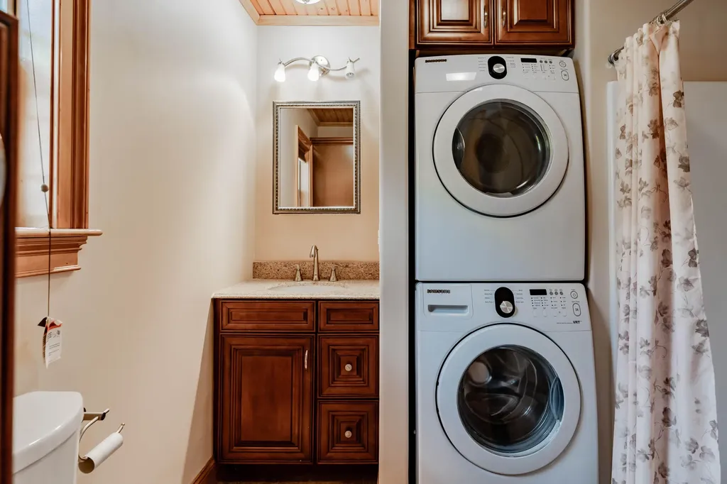 87 Waldo Avenue Rockland ME 04841
