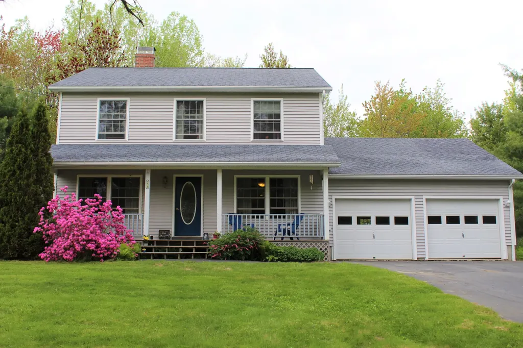 23 Youngs Lane Old Town ME 04468