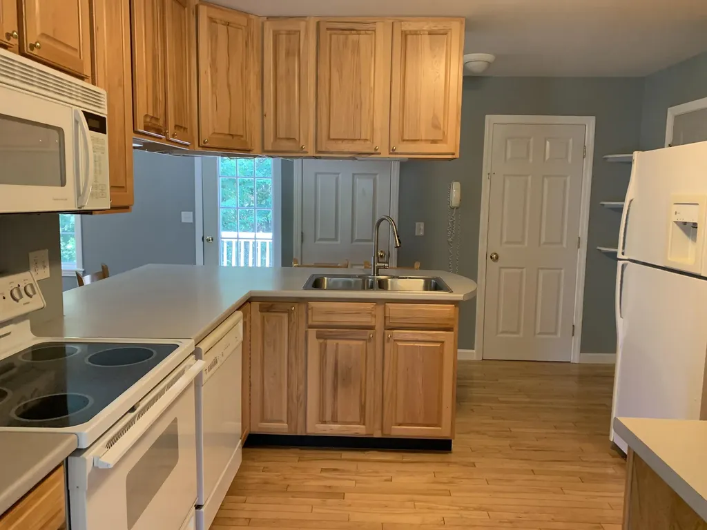 23 Youngs Lane Old Town ME 04468