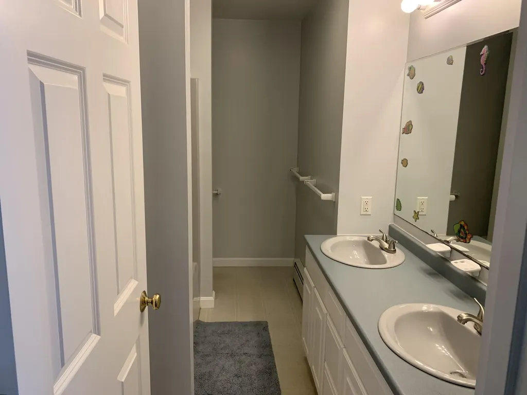 23 Youngs Lane Old Town ME 04468
