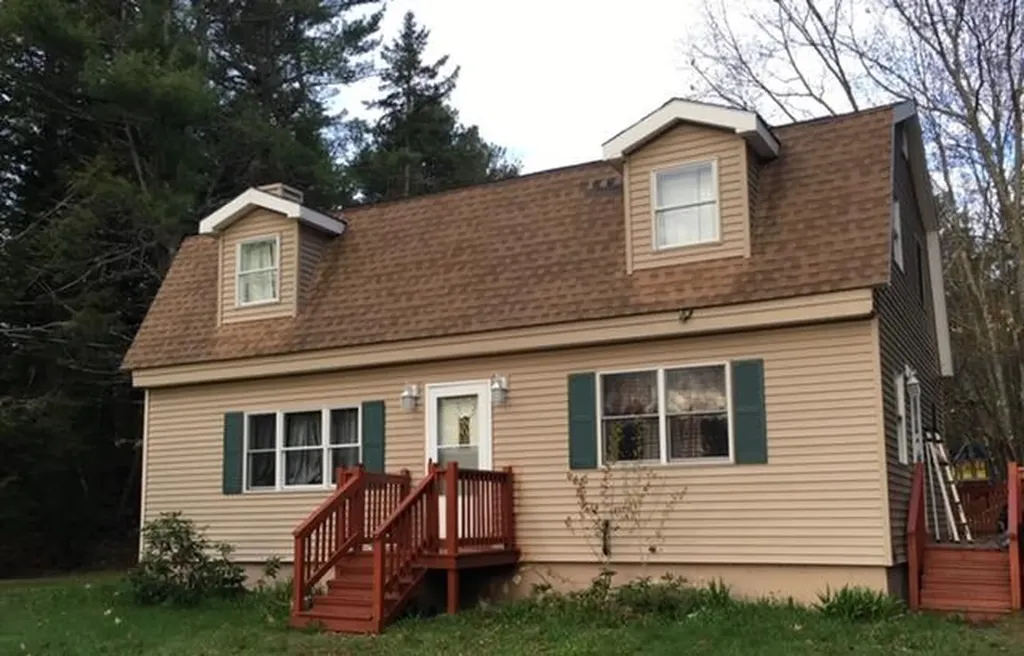 65 Wing Road Levant ME 04456
