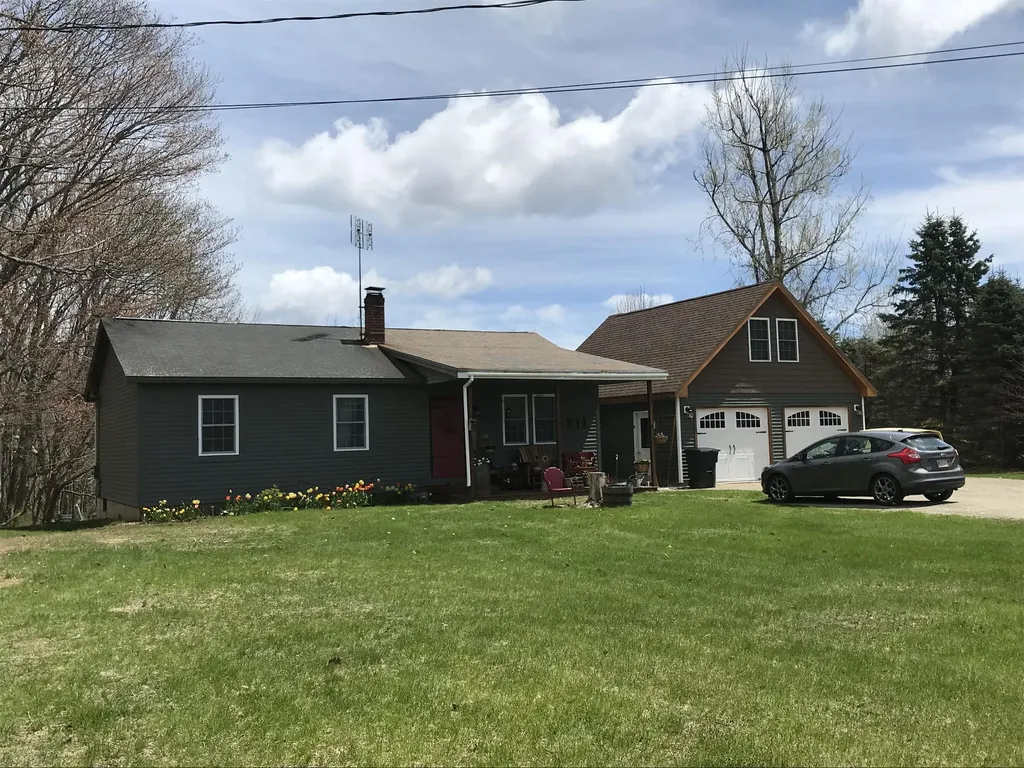 311 White Road Bowdoinham ME 04008