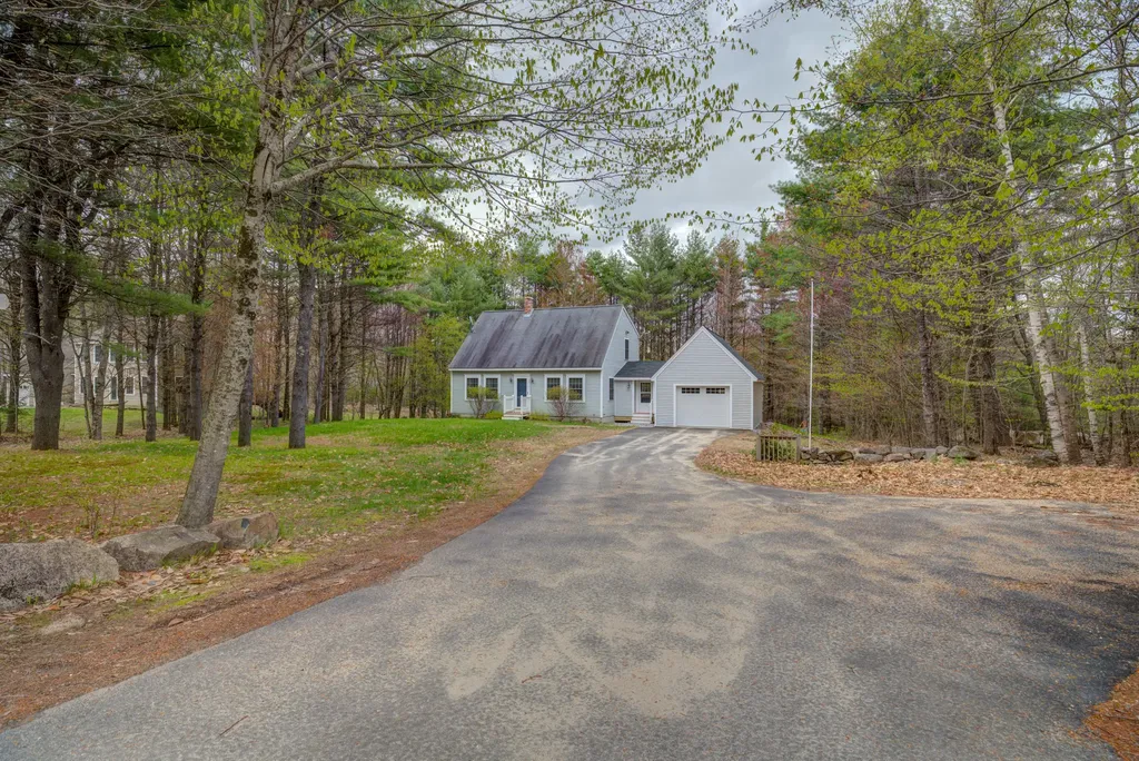 32 Mountain View Road Naples ME 04055