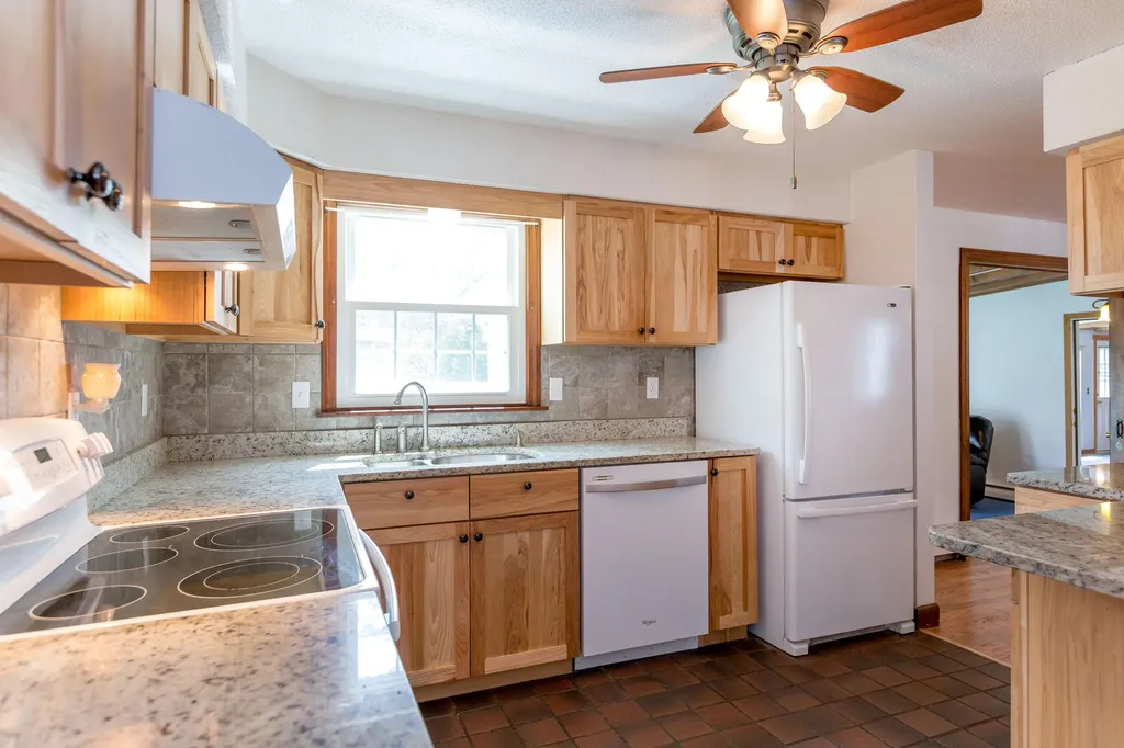 2 Mayfair Circle Augusta ME 04330