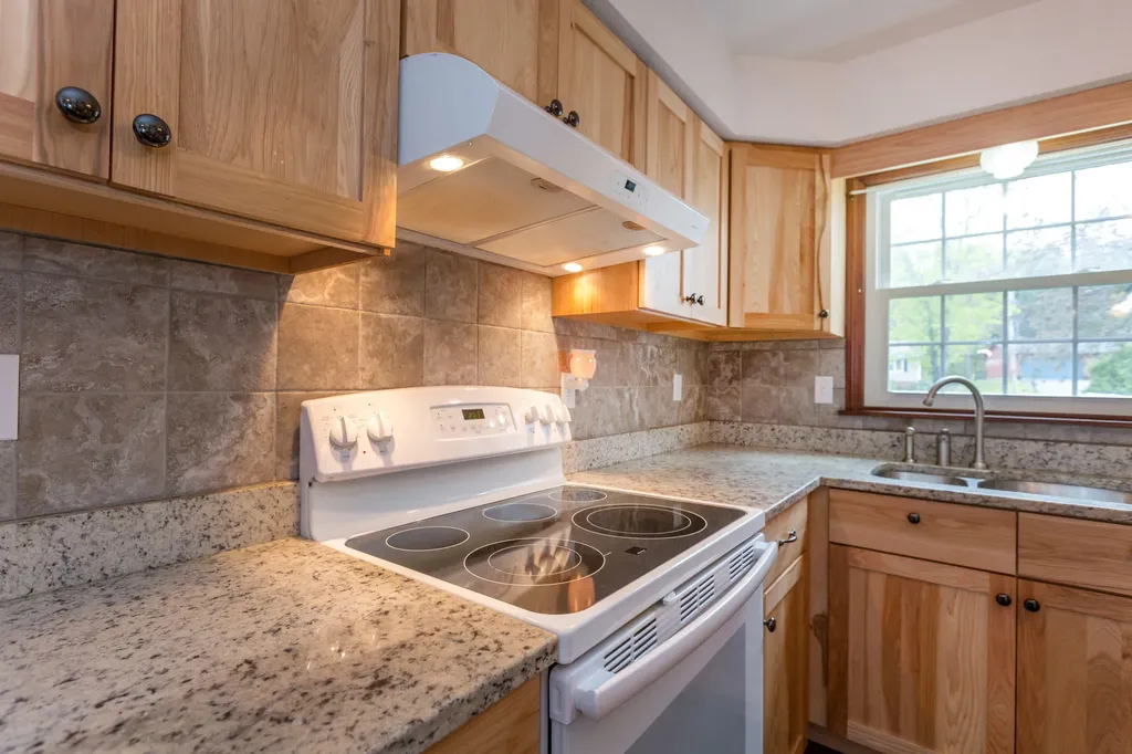 2 Mayfair Circle Augusta ME 04330