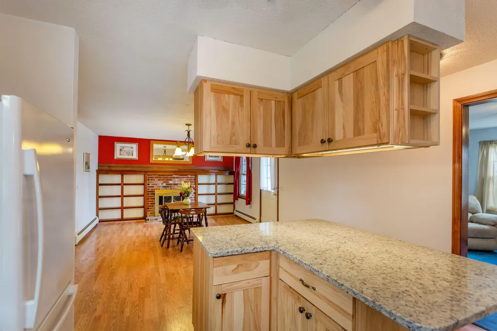 2 Mayfair Circle Augusta ME 04330