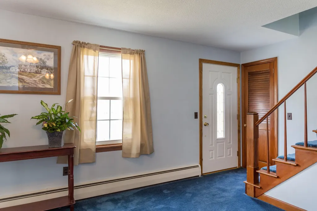 2 Mayfair Circle Augusta ME 04330
