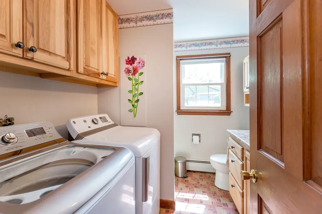 2 Mayfair Circle Augusta ME 04330