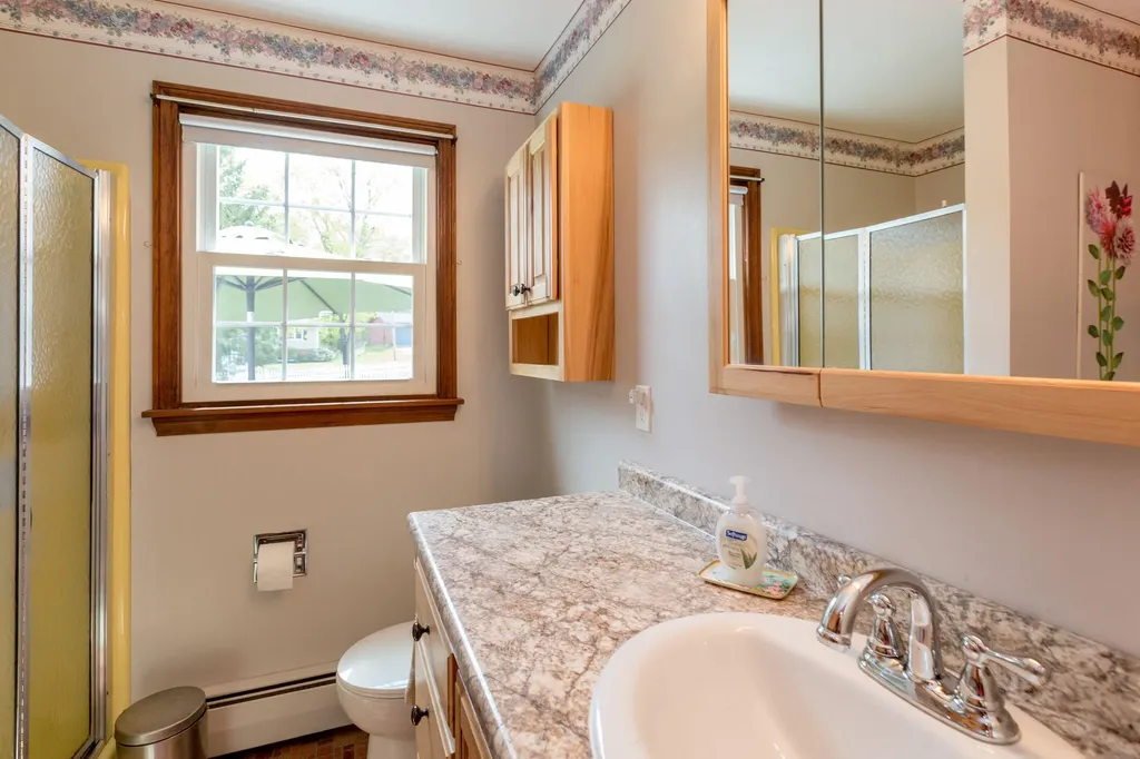 2 Mayfair Circle Augusta ME 04330