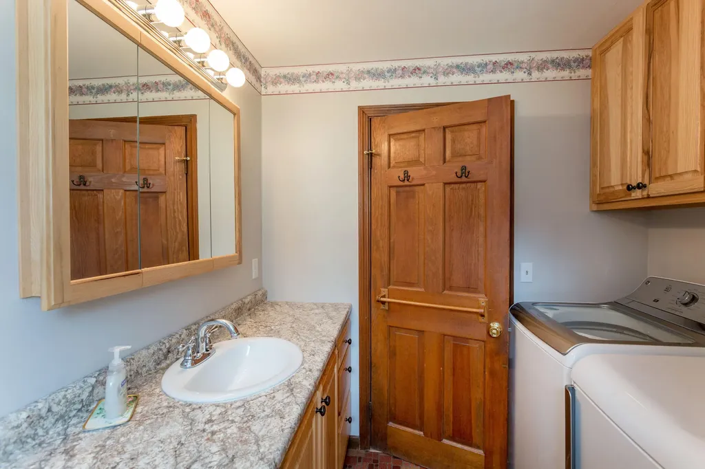 2 Mayfair Circle Augusta ME 04330