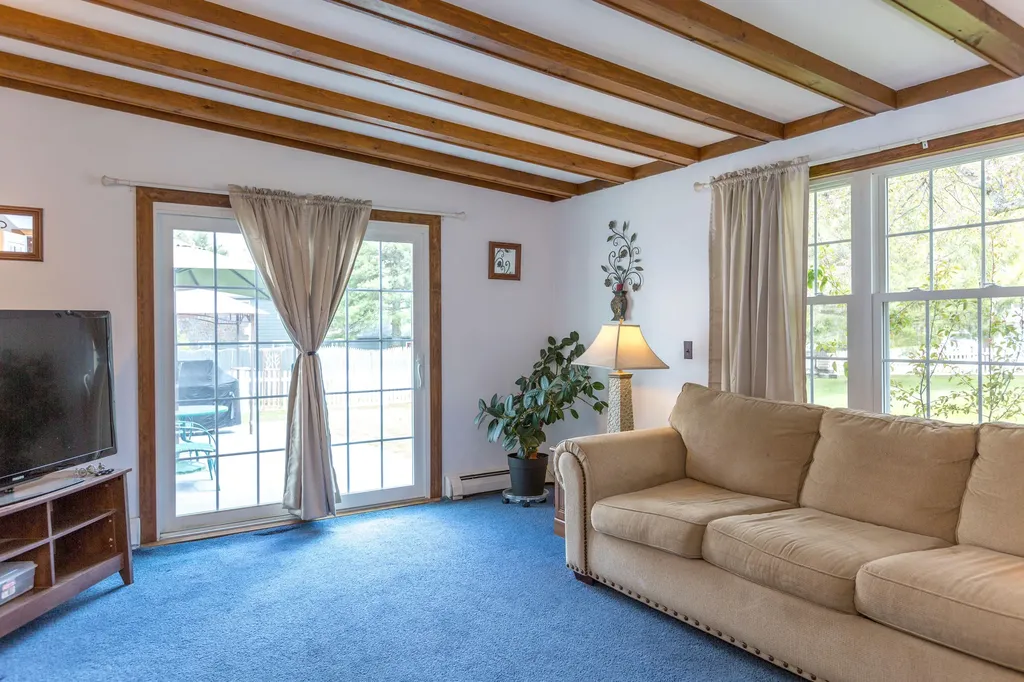2 Mayfair Circle Augusta ME 04330