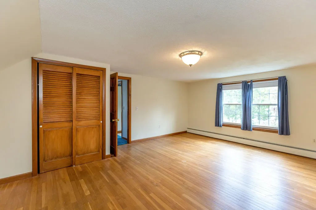 2 Mayfair Circle Augusta ME 04330