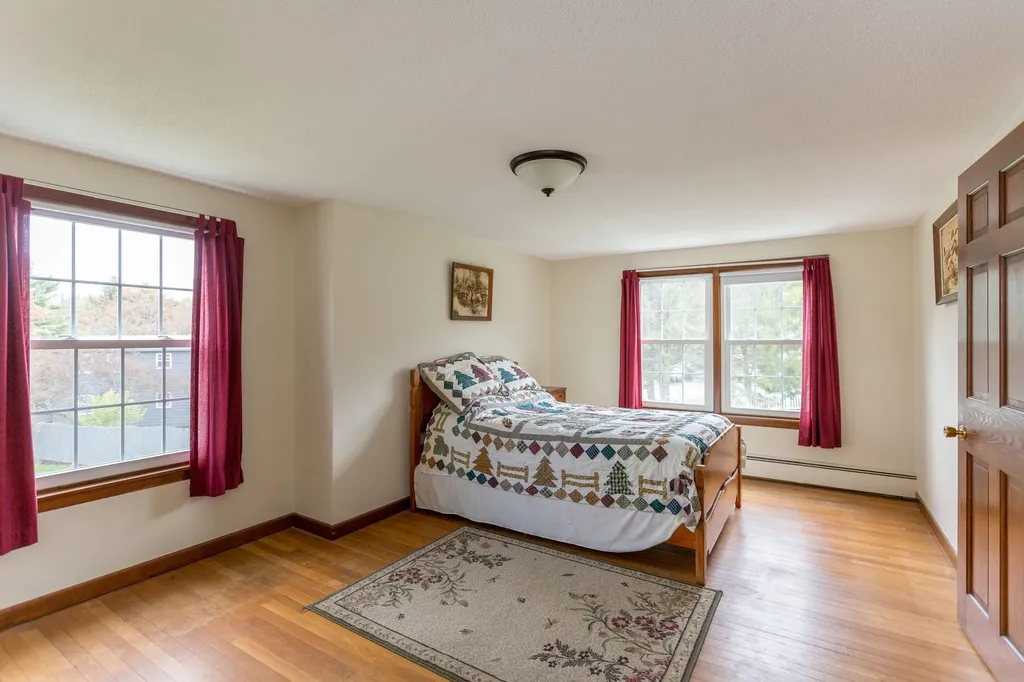 2 Mayfair Circle Augusta ME 04330