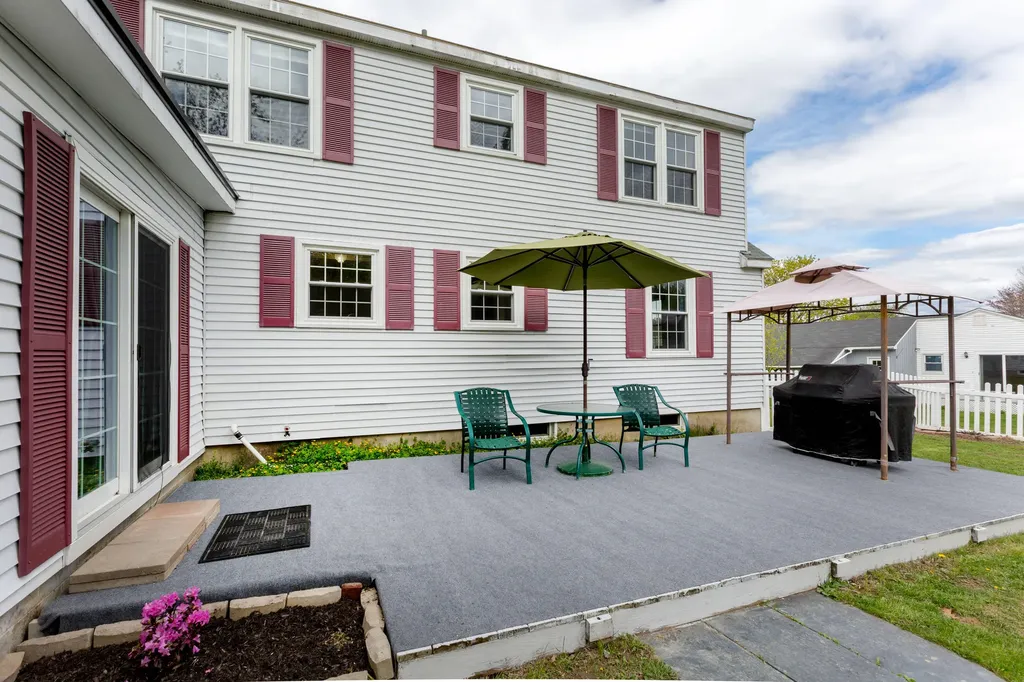 2 Mayfair Circle Augusta ME 04330
