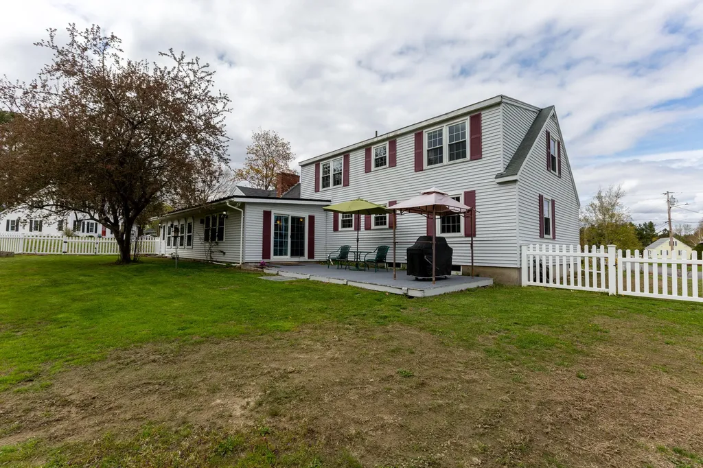 2 Mayfair Circle Augusta ME 04330