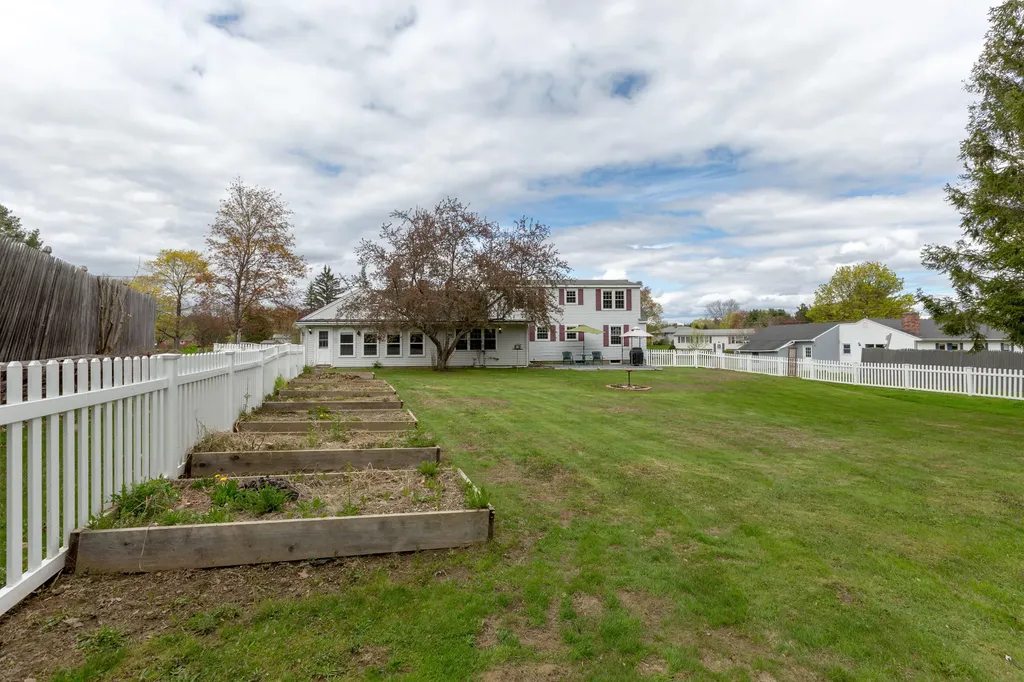 2 Mayfair Circle Augusta ME 04330
